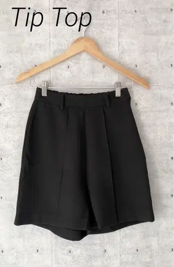 팁탑 숏팬츠 센터 플리츠 블랙
