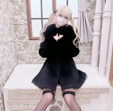 MARS 이모짱 콜라보 코트 비쥬 장식 플레어 롱 코트 블랙