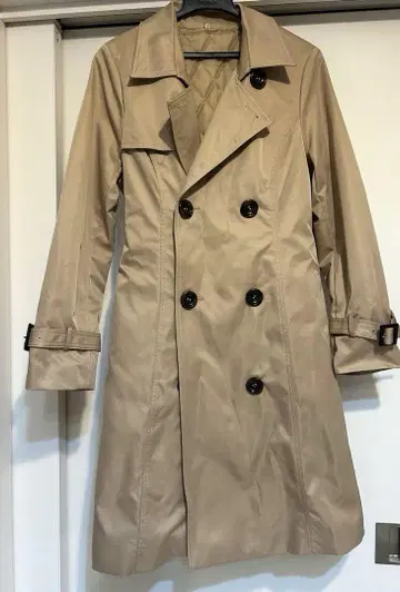 [새상품급] 베이지 트렌치코트 벨트 포함 40사이즈