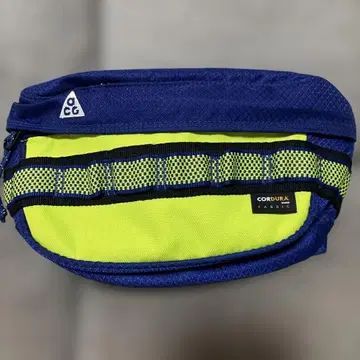 NIKE 웨스트 파우치