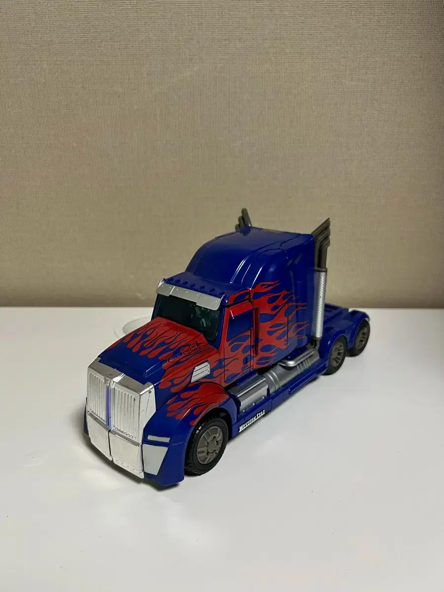 Takara Tomy Transformers Fall of Cybertron Soundwave sell #트랜스포머,#트랜스포머스튜디오,#타카라토미,#해즈브로  on Bunjang Global Site.