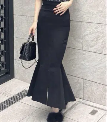 ROYAL PARTY 검 스트레치 머메이드 스커트 블랙