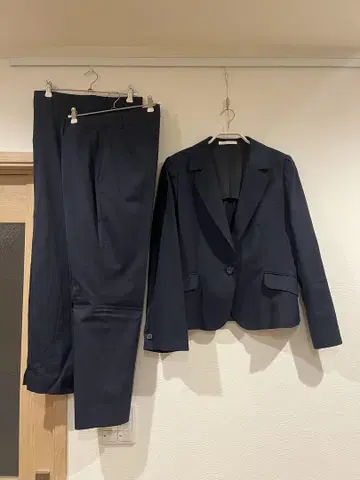 네이비 체크 무늬 자켓 2팬츠 세트