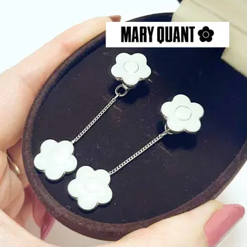 마리콴트 흔들리는 귀걸이 데이지