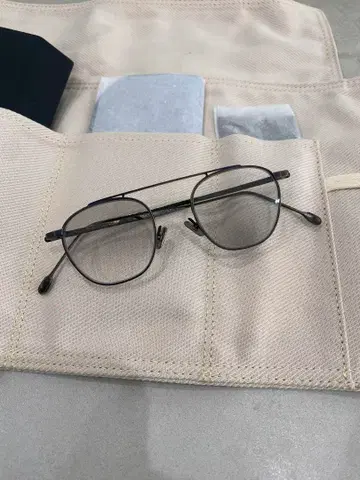 lazare studio newton wabisabi