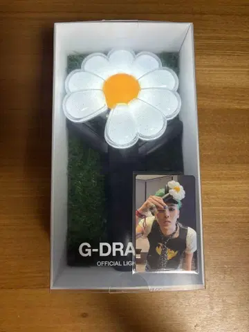 G-DRAGON OFFICIAL LIGHT 응원봉 트레이딩 카드 포함