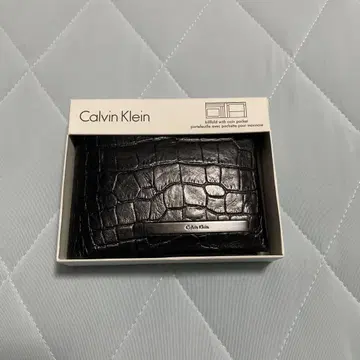 Calvin Klein 이단 접이식 지갑