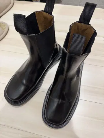 사이드 고어 블랙 레더