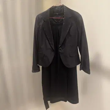 ONEROS 블랙 슈트 드레스와 자켓 세트