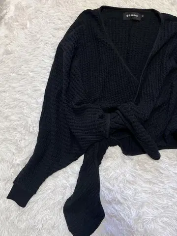 새상품급 gomme 블랙 변형 니트 긴팔 가디건 볼레로