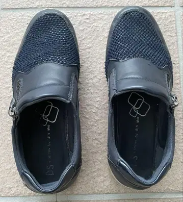 DS Shoes by Din Sko 스니커즈