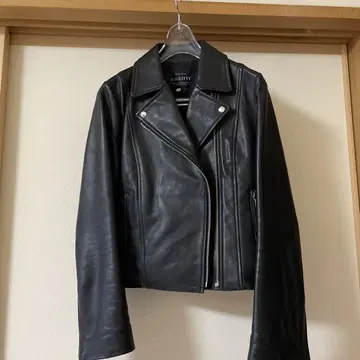 JUSGLITTY 라이더 자켓