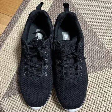 요넥스 스니커즈 23cm