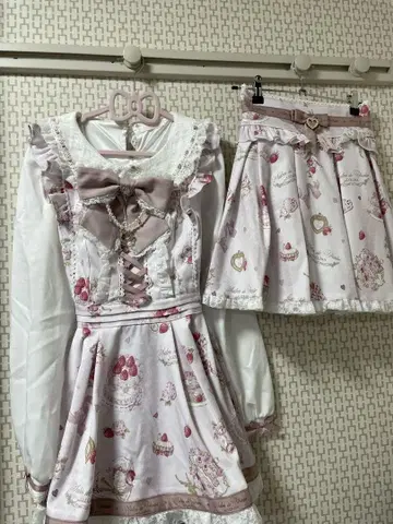 LIZLISA Salon de Fraise 패턴 셋업