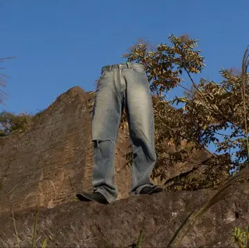 BELVET Cracked knen denim