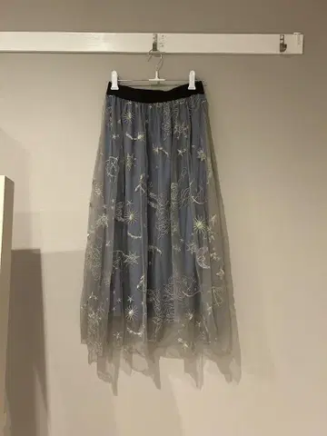 스칼라 자수 스커트