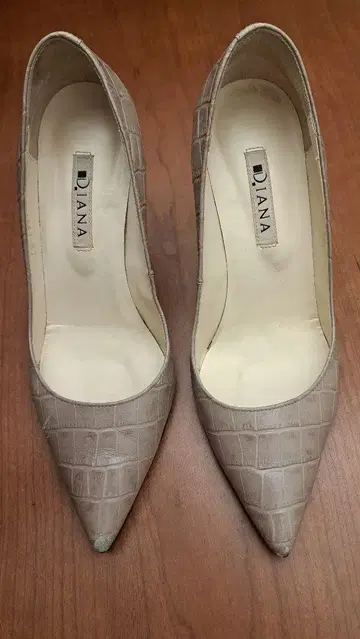 DIANA 크로커다일풍 하이힐 23.5 cm