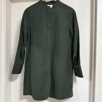 TICCA 다크 그린 긴팔 셔츠 티카 스탠드 카라 블라우스