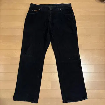 Wrangler 블랙 데님 팬츠 코듀로이