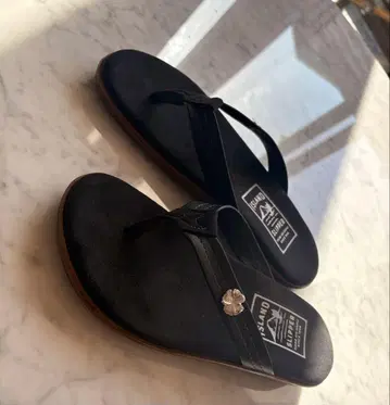 ISLAND SLIPPER 샌들