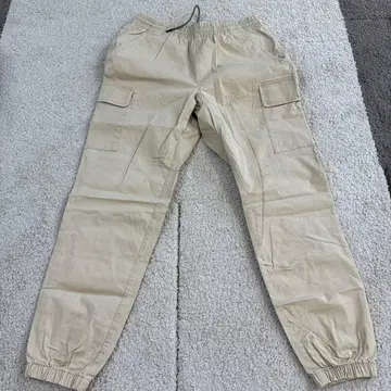 베이지 카고 팬츠