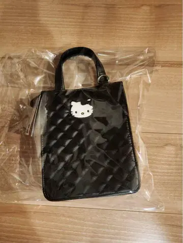 LOWRYS FARM HELLO KITTY 퀼팅 miniBAG 블랙