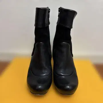 블랙 가죽 스웨이드 부티 힐 8cm