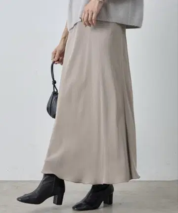 BEARDSLEY 백 테일 스커트