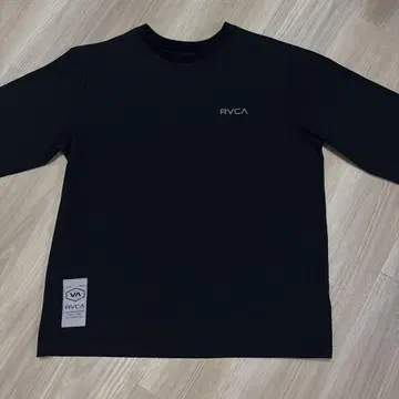 RVCA 블랙 긴팔 티셔츠