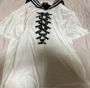 리슨 플레이버 세일러 카라 T셔츠