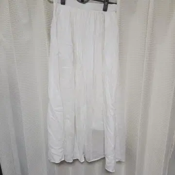 FREAK'S STORE 화이트 플레어 스커트