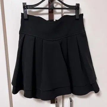 미셸 마카롱 슬림 레그 스커트 블랙 XS