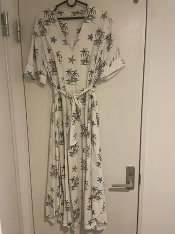 미사용 새상품 ZARA 야자수와 조개 패턴 원피스