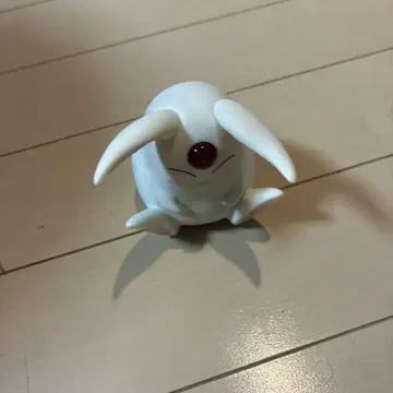 화이트 토끼형 피규어