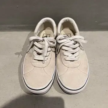 반스 스포츠 로우 화이트