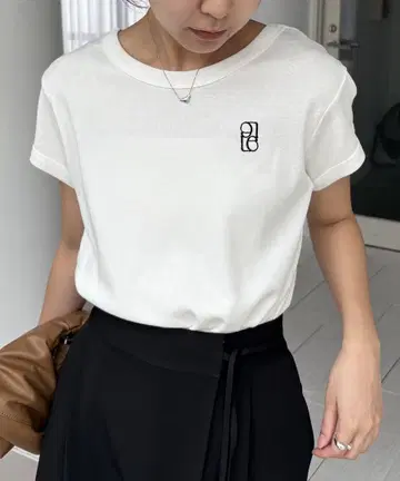 capricieux le'mage 라운드 슬리브 T셔츠
