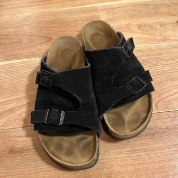 BIRKENSTOCK 블랙 샌들