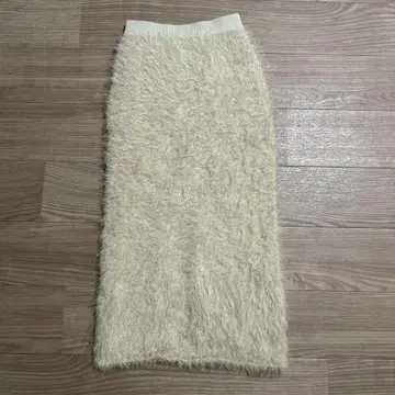 아이보리 퍼 소재 타이트 스커트 약 80cm