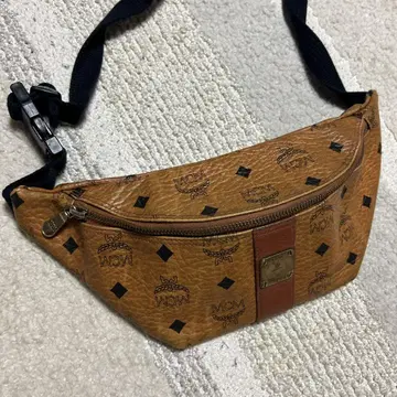 MCM 바디백 웨스트 파우치 브라운