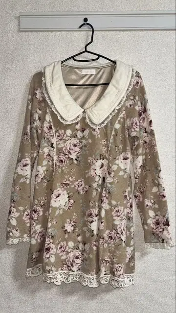 LIZLISA 꽃무늬 베이지 긴팔 미니 원피스