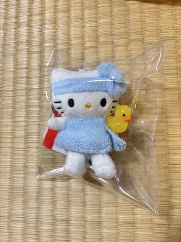 로리즈팜 Me% 토이 키링 헬로키티 타월