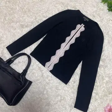 컨디션 최상 클레이 가디건 블랙 후크 캐시미어 혼방 로고 자수 38 M