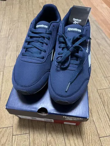 [ 미사용 새상품 ] Reebok 로얄 클래식 조거 네이비 27cm