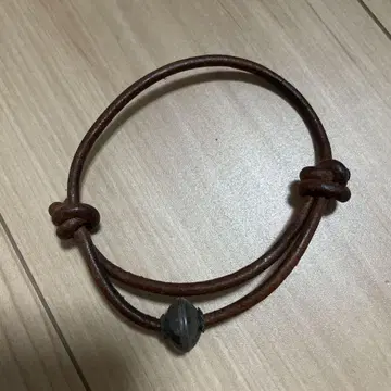 레드 리 가죽 팔찌