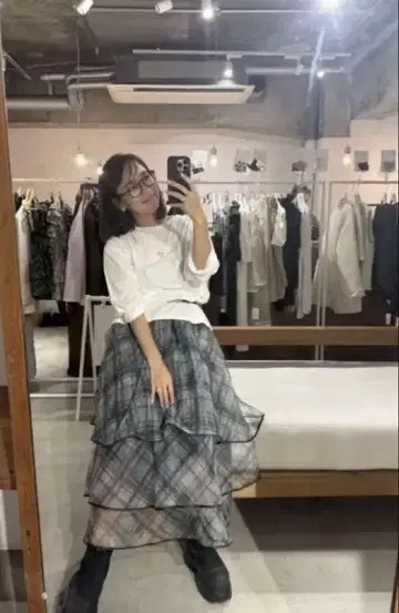 로지몬스터 그레이 계열 체크 플레어 스커트 S