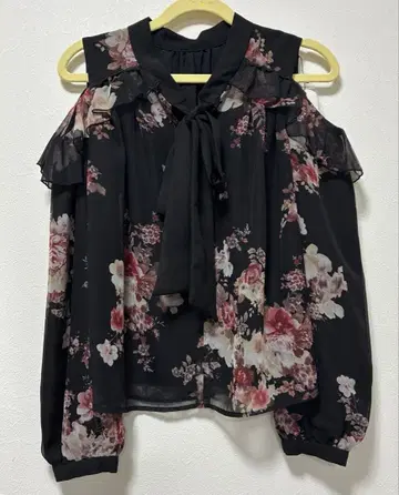 herlipto Isaline Bow-Tie Floral Blouse