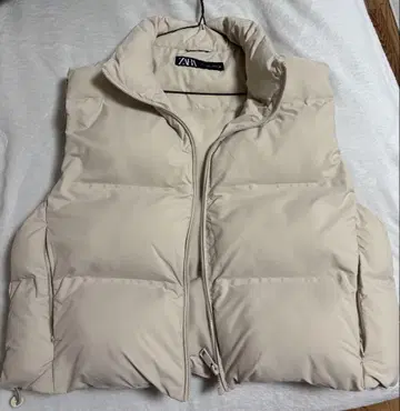 ZARA 베이지 다운 베스트