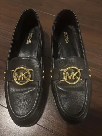 [ 새상품급 ] MICHAEL KORS 블랙 로퍼
