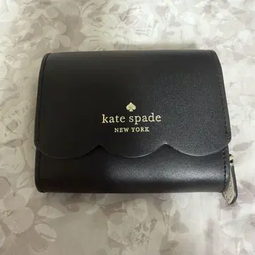 kate spade 스캘럽 디자인 접이식 지갑