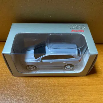 Audi 실버 미니카